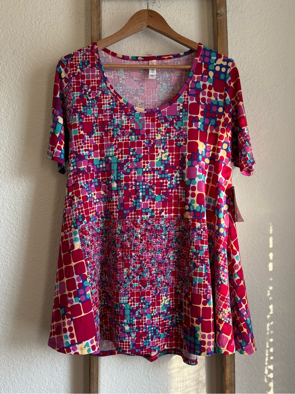 LuLaRoe Perfect-T Multi Print Top  sz: Small NWT